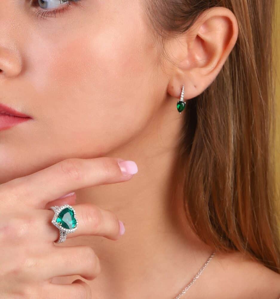 עגילי אמרלד