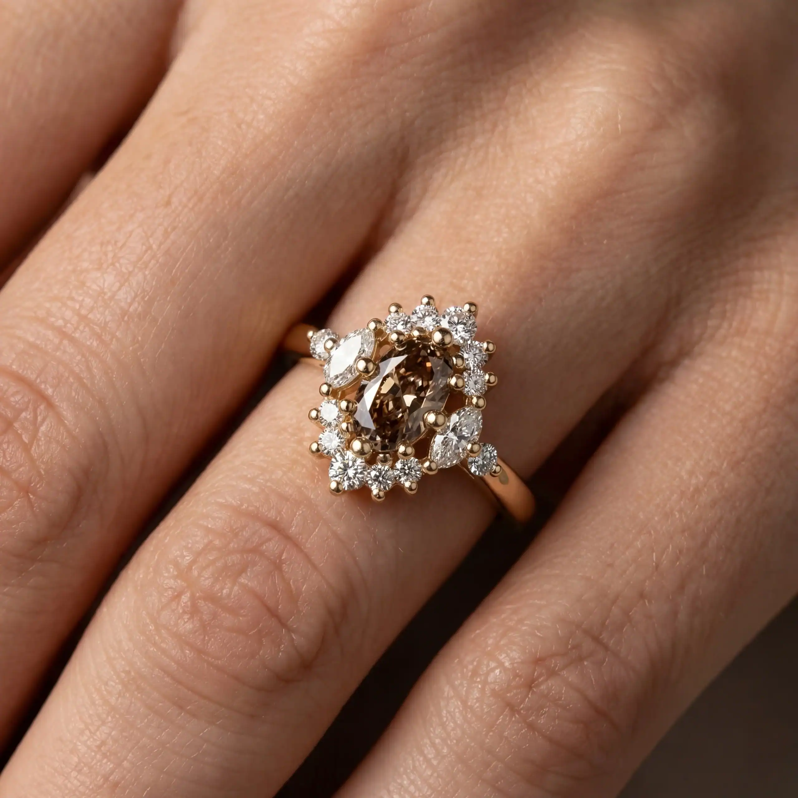 טבעת אבן חן סמוק טופז ויהלומים