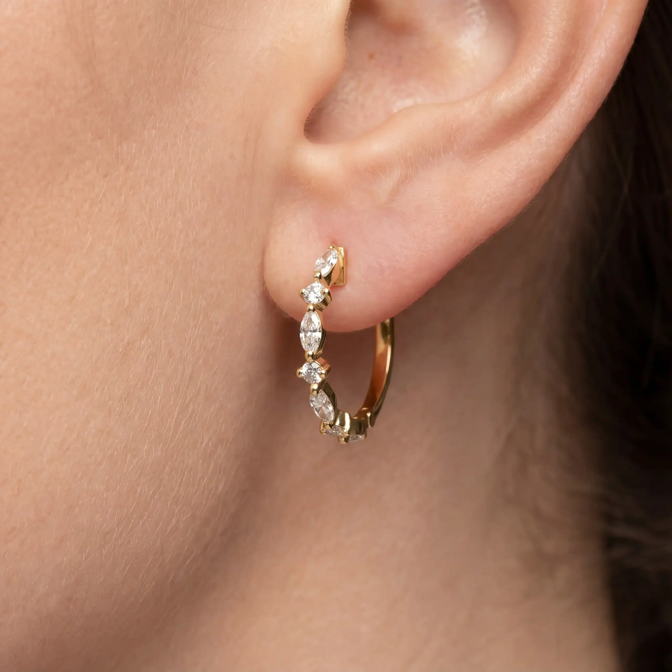 עגילי חישוק פנטזי ועגולות